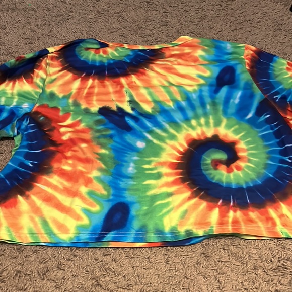 Cropped tye die shirt - Picture 5 of 5